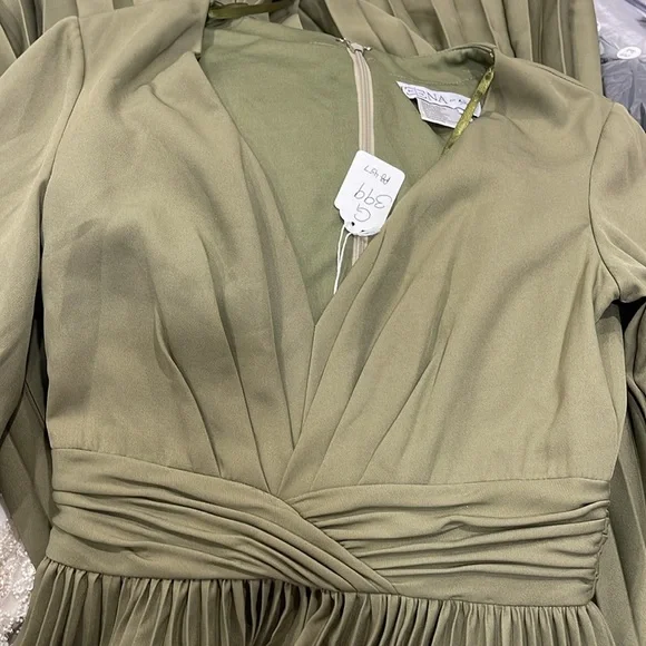 MAC DUGGAL Olive Green Elegant V-Neck Long Sleeve Pleated Evening Gown - Reemoly